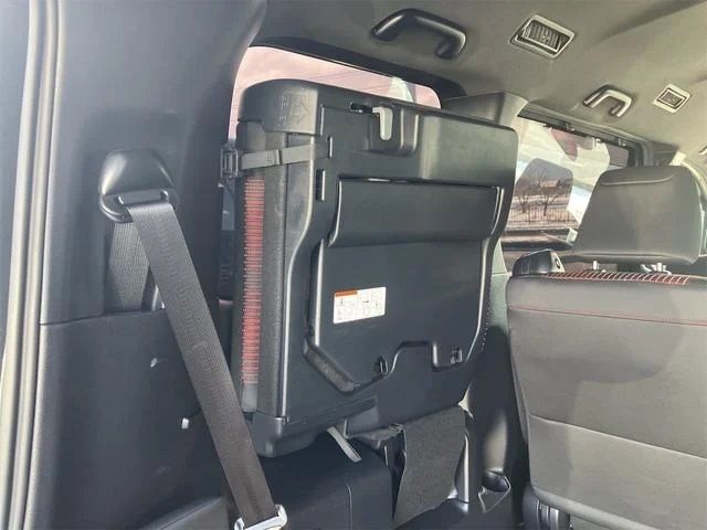 TOYOTA VOXY 4WD 2018 Image 31