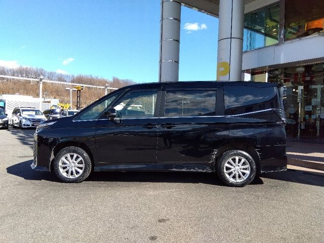 TOYOTA VOXY HYBRID 4WD 2022 Image 31