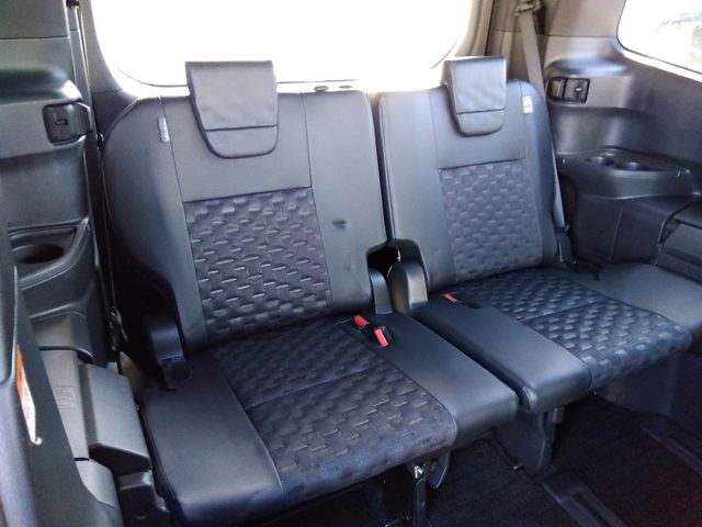 TOYOTA VOXY HYBRID 4WD 2022 Image 31