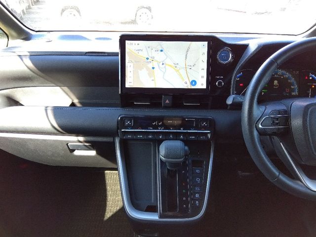 TOYOTA VOXY HYBRID 4WD 2022 Image 31