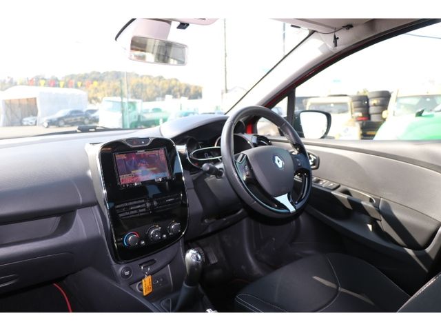 RENAULT LUTECIA 2015 Image 31