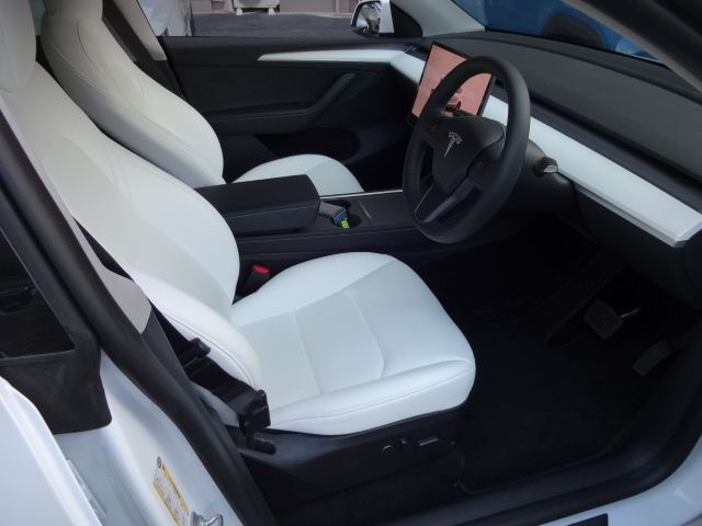 TESLA MODEL Y 2024 Image 31