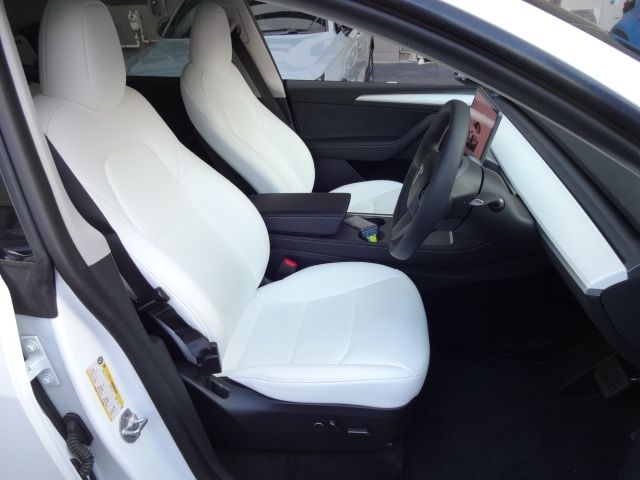 TESLA MODEL Y 2024 Image 31