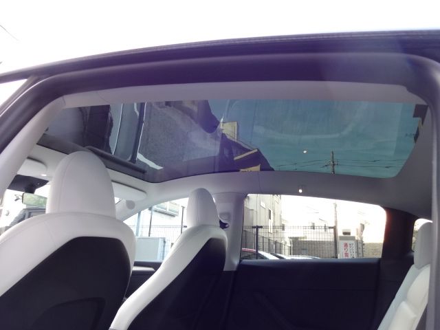 TESLA MODEL Y 2024 Image 31