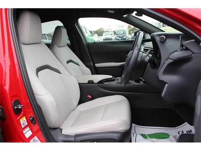 TOYOTA LEXUS UX200 2018 Image 31