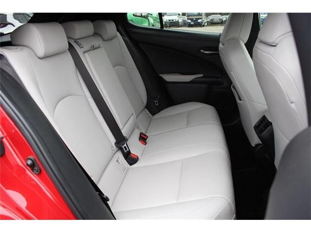 TOYOTA LEXUS UX200 2018 Image 31
