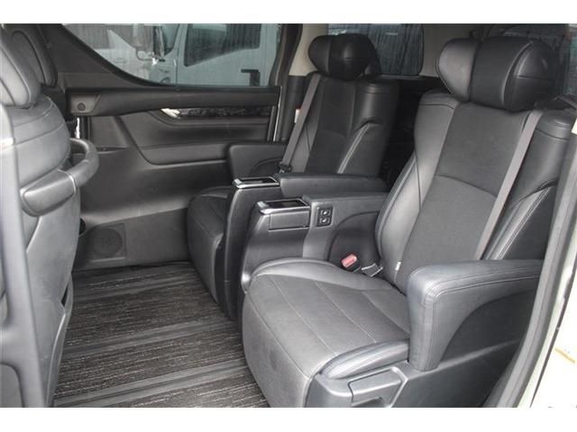 TOYOTA ALPHARD 2018 Image 31