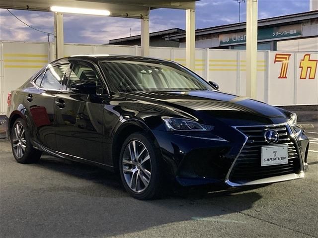 TOYOTA LEXUS IS300H AWD 2017 Image 31