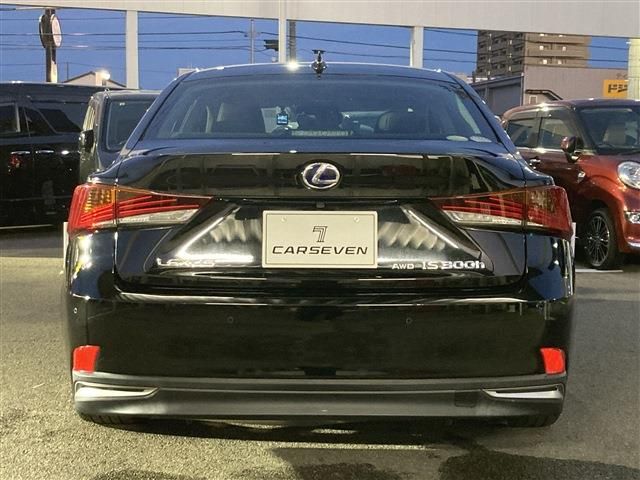 TOYOTA LEXUS IS300H AWD 2017 Image 31