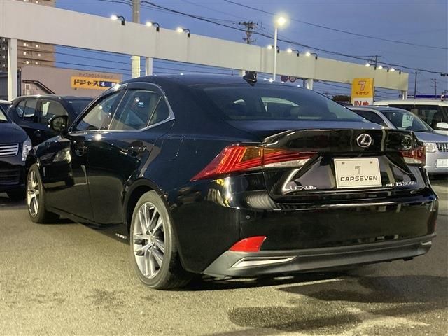 TOYOTA LEXUS IS300H AWD 2017 Image 31