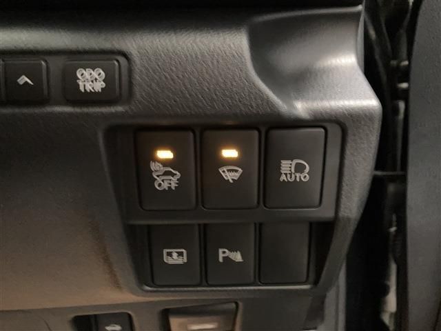 TOYOTA LEXUS IS300H AWD 2017 Image 31