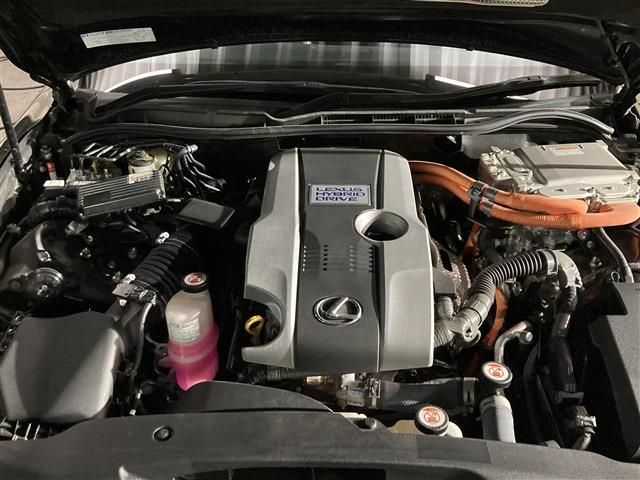 TOYOTA LEXUS IS300H AWD 2017 Image 31