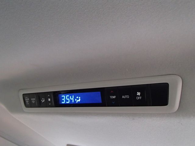 TOYOTA ALPHARD 2017 Image 31