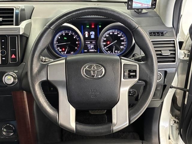 TOYOTA LANDCRUISER PRADO 2014 Image 31