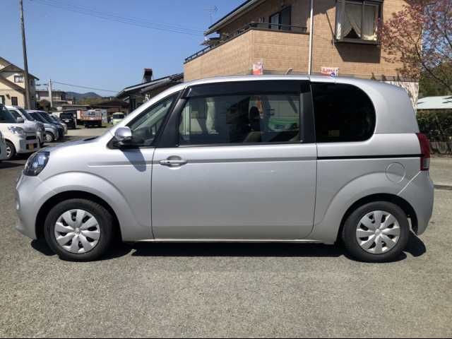 TOYOTA PORTE 2013 Image 31