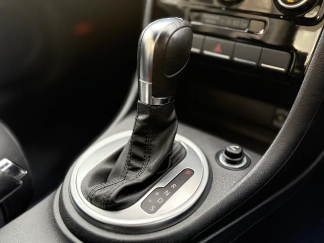 VOLKSWAGEN THE BEETL 2012 Image 31