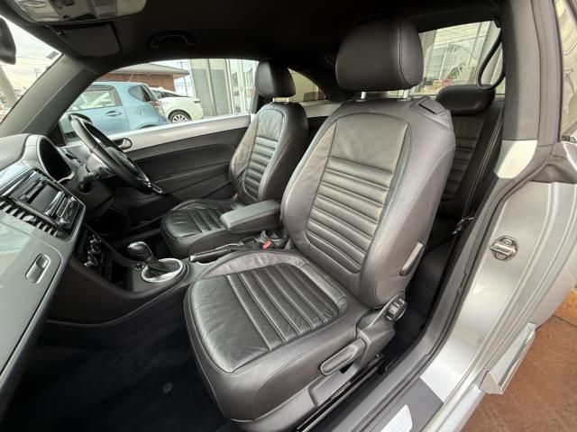 VOLKSWAGEN THE BEETL 2012 Image 31