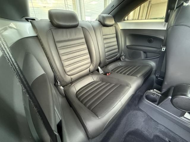 VOLKSWAGEN THE BEETL 2012 Image 31