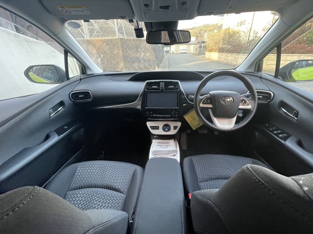 TOYOTA PRIUS 2016 Image 31