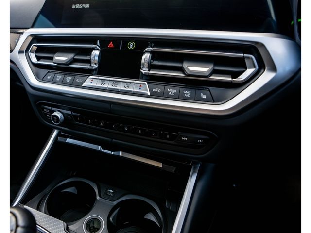 BMW M3 SEDAN 2022 Image 31