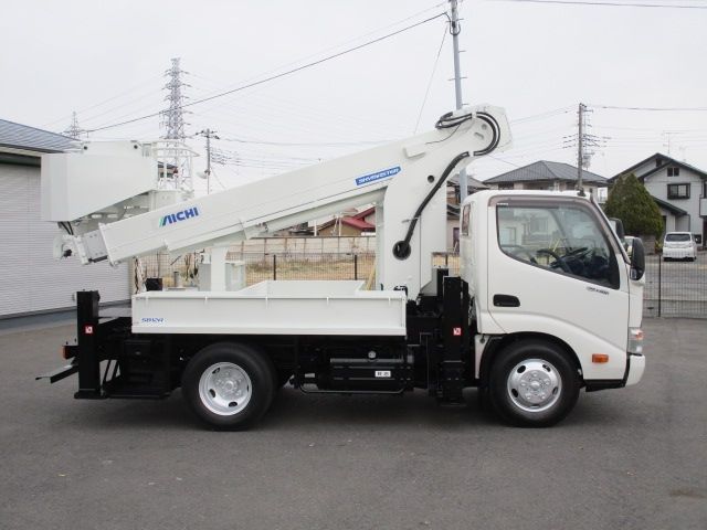 HINO DUTRO 2016 Image 31