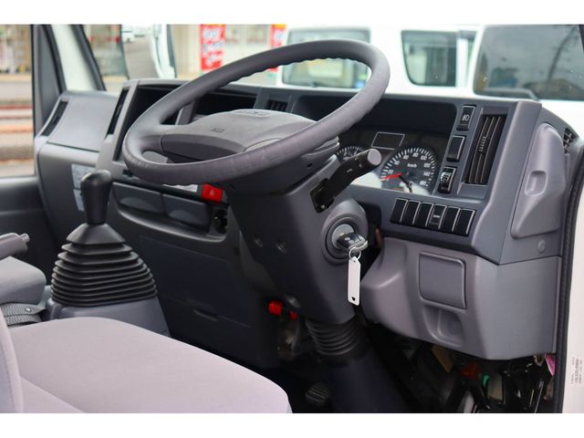 ISUZU ELF 2015 Image 31