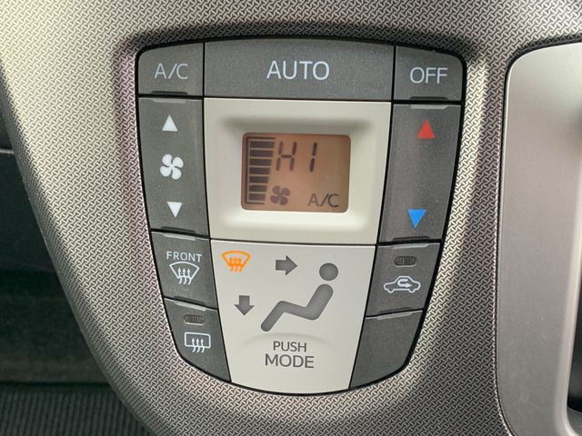 DAIHATSU MOVE CUSTOM 4WD 2014 Image 31