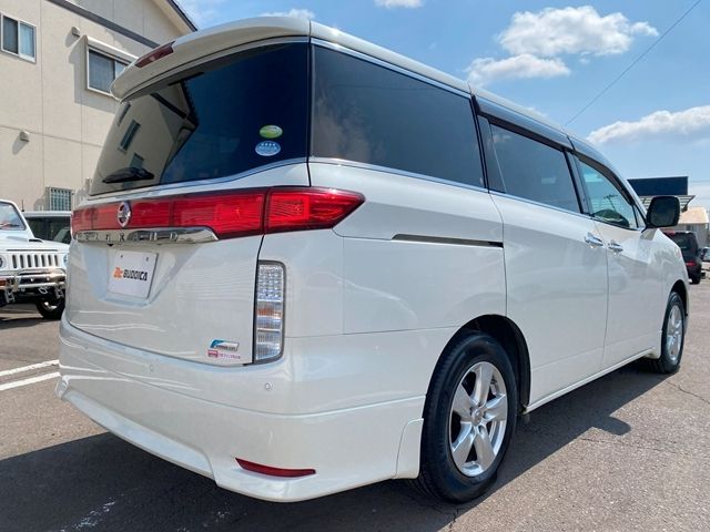 NISSAN ELGRAND 2010 Image 31