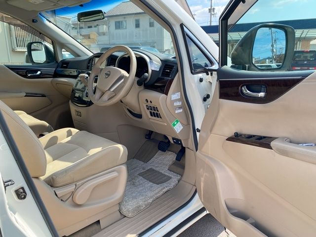 NISSAN ELGRAND 2010 Image 31