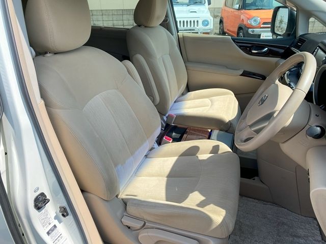 NISSAN ELGRAND 2010 Image 31