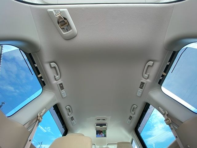 NISSAN ELGRAND 2010 Image 31