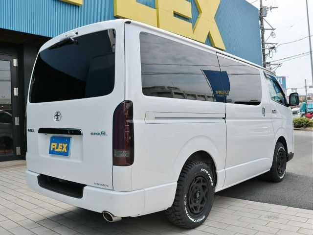 TOYOTA HIACE VAN 4WD 2022 Image 31