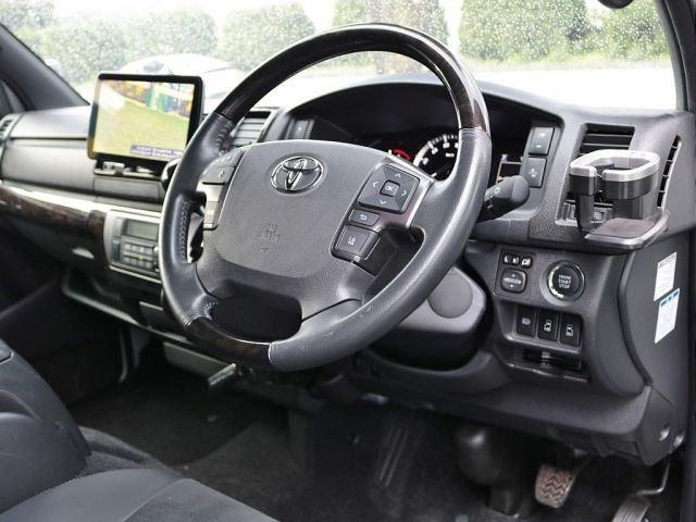 TOYOTA HIACE VAN 4WD 2022 Image 31