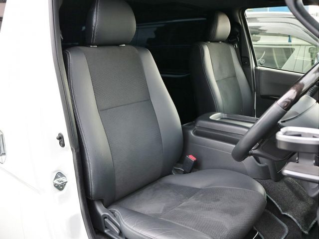 TOYOTA HIACE VAN 4WD 2022 Image 31