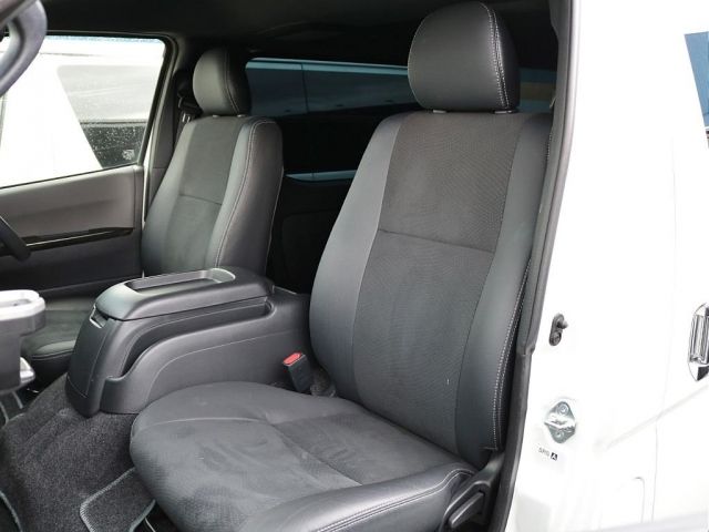 TOYOTA HIACE VAN 4WD 2022 Image 31