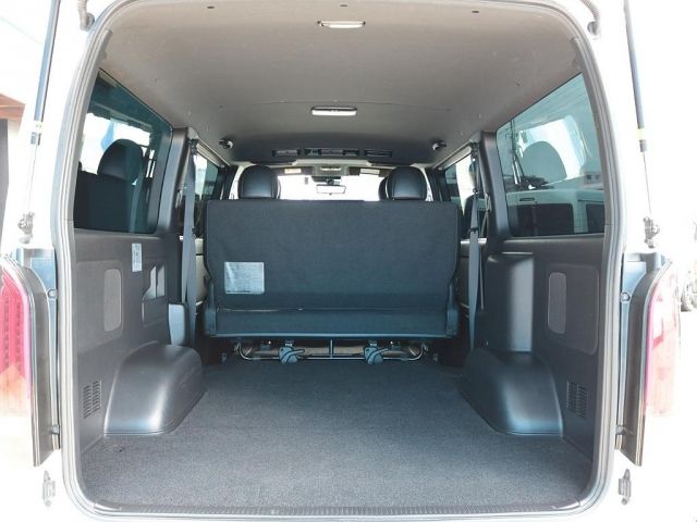 TOYOTA HIACE VAN 4WD 2022 Image 31