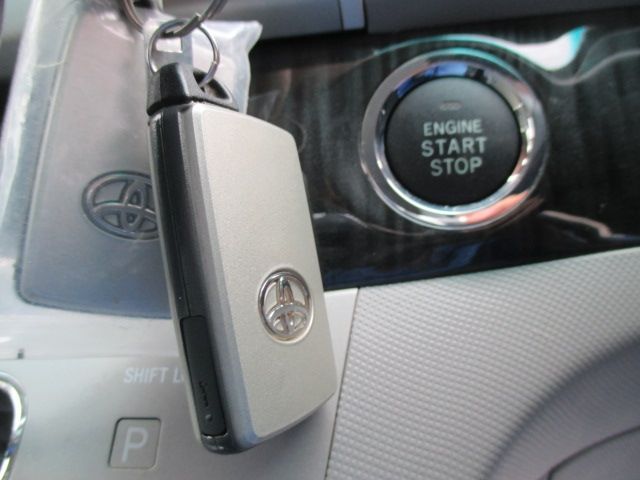 TOYOTA ESTIMA 2006 Image 31