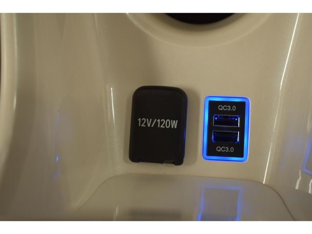 TOYOTA PRIUS 4WD 2017 Image 31