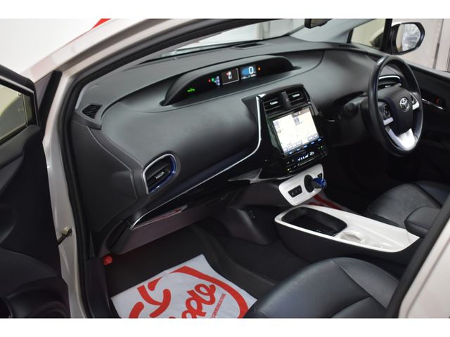 TOYOTA PRIUS 4WD 2017 Image 31