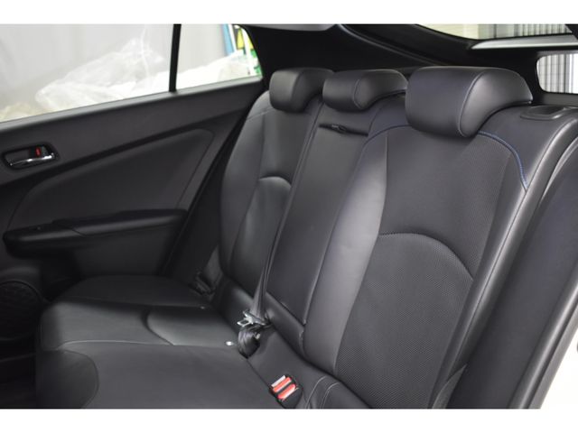 TOYOTA PRIUS 4WD 2017 Image 31