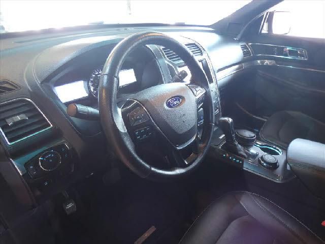 FORD EXPLORER 2016 Image 31
