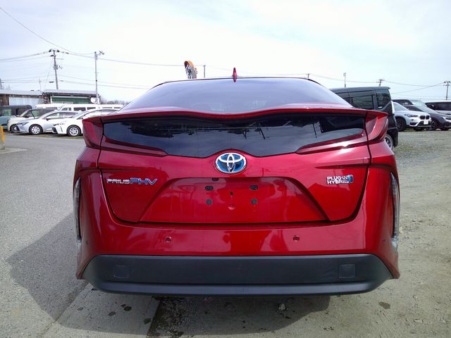TOYOTA PRIUS PHV 2018 Image 31