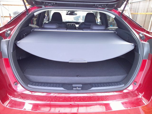 TOYOTA PRIUS PHV 2018 Image 31