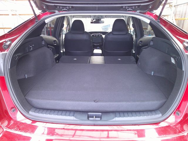 TOYOTA PRIUS PHV 2018 Image 31