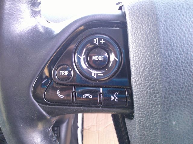 TOYOTA PRIUS PHV 2018 Image 31