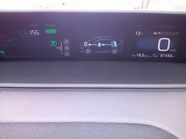 TOYOTA PRIUS PHV 2018 Image 31