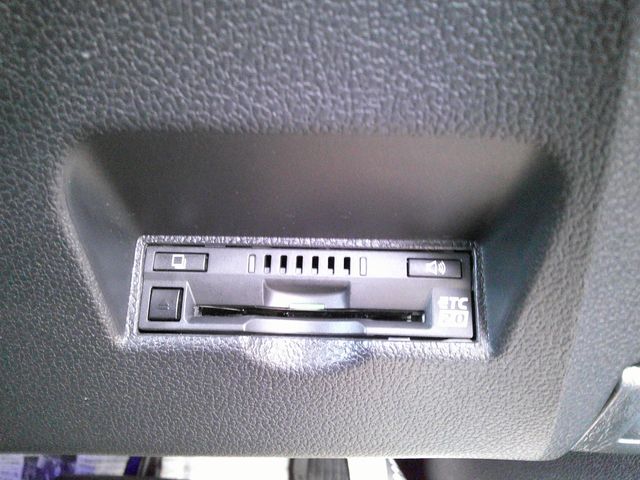 TOYOTA PRIUS PHV 2018 Image 31