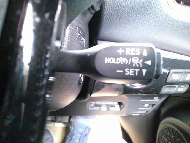 TOYOTA PRIUS PHV 2018 Image 31