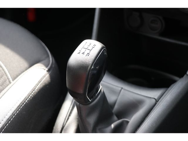 PEUGEOT 208 2016 Image 31