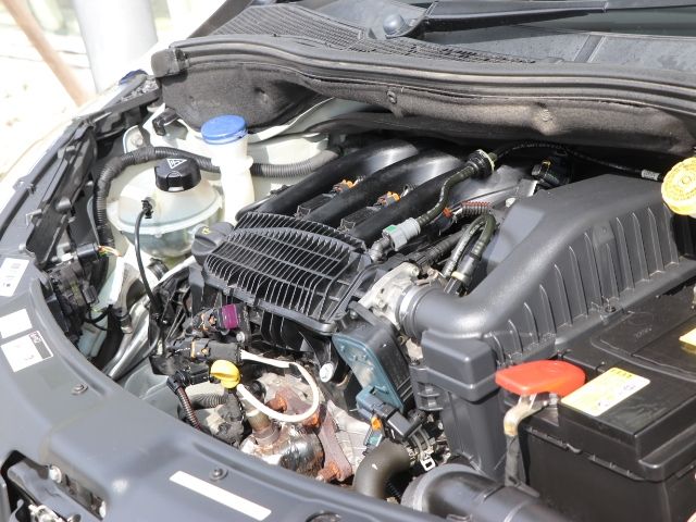 PEUGEOT 208 2016 Image 31